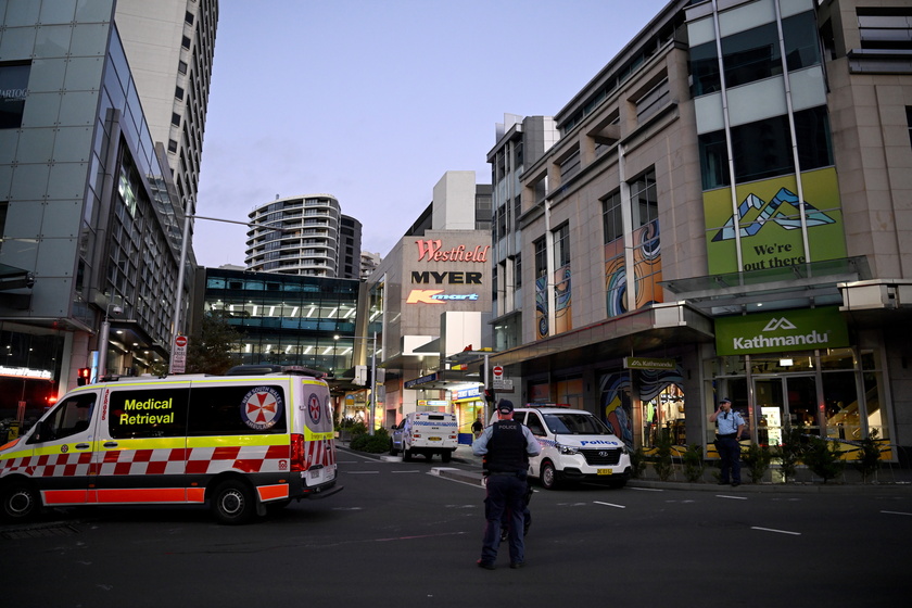 Police respond to reports of multiple stabbings at Sydney mall - RIPRODUZIONE RISERVATA