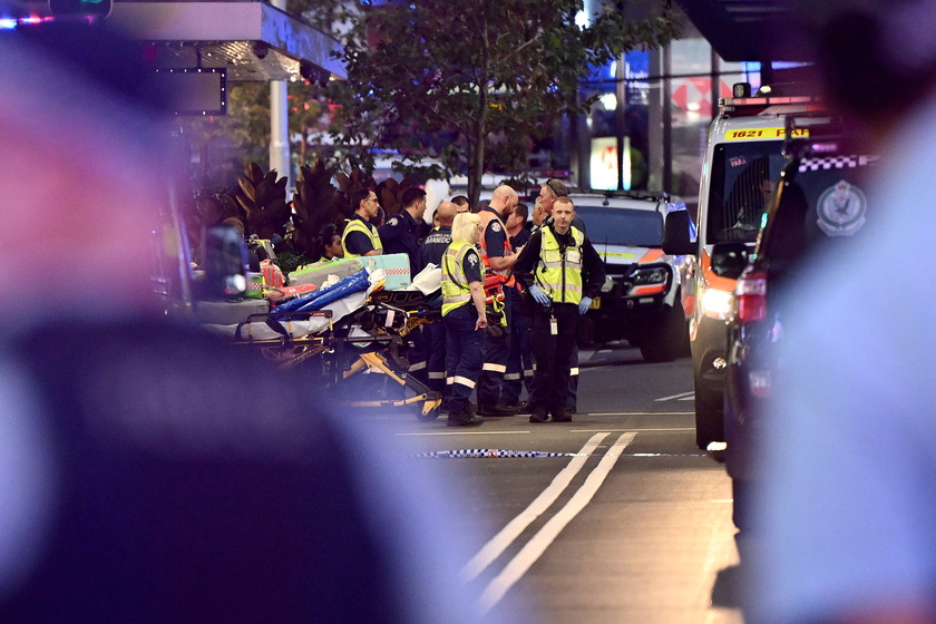 Police respond to reports of multiple stabbings at Sydney mall - RIPRODUZIONE RISERVATA