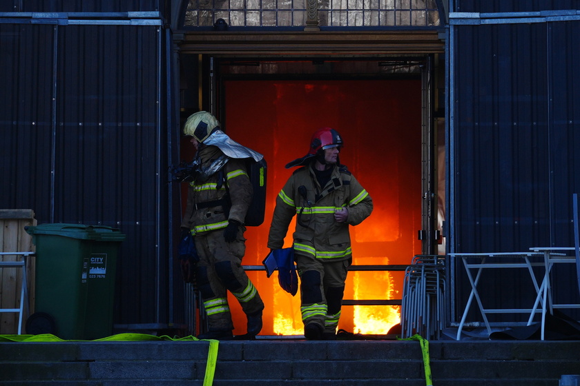 Fire hits historical Stock Exchange building in Copenhagen - RIPRODUZIONE RISERVATA