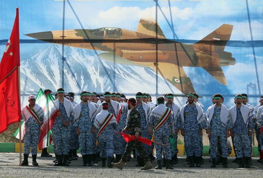 Iran holds celebrations on National Army Day