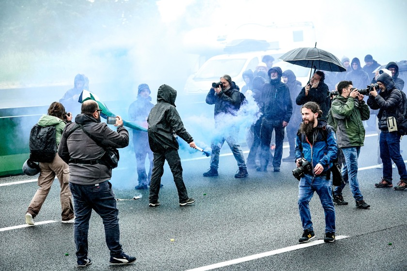 G7: corteo contro vertice, bloccata la tangenziale a Venaria