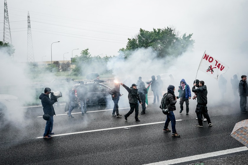 G7: corteo contro vertice, bloccata la tangenziale a Venaria