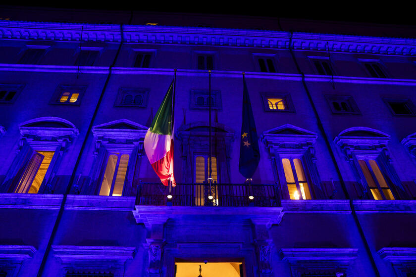 Palazzo Chigi si illumina di blu per il World Wish Day