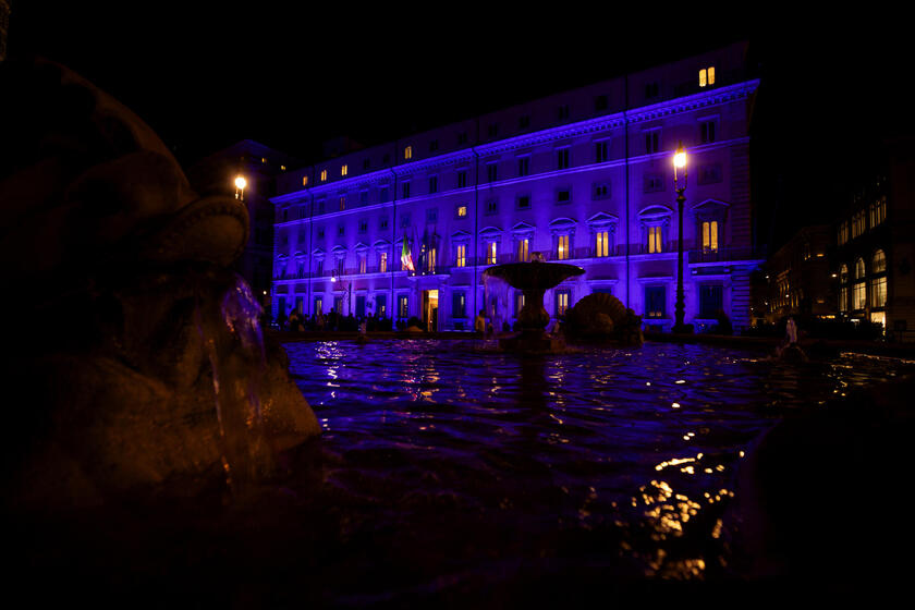 Palazzo Chigi si illumina di blu per il World Wish Day