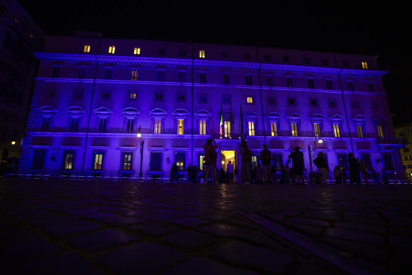 Palazzo Chigi si illumina di blu per il World Wish Day