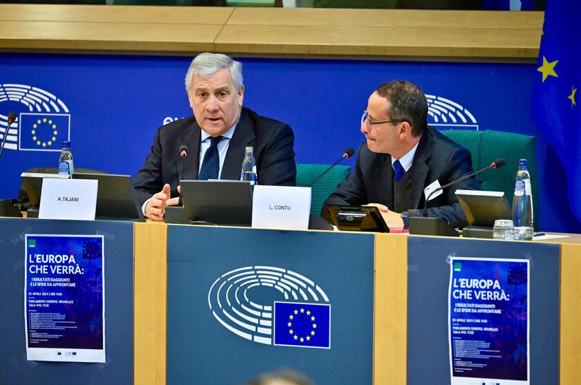 Tajani,  'il voto alle Europee non sia condizionato da fake news ' - RIPRODUZIONE RISERVATA