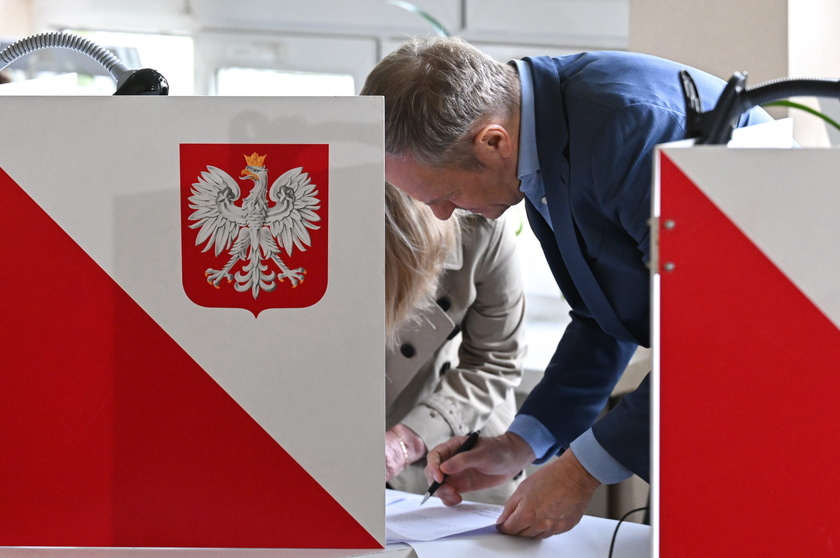 Polish Prime Minister Donald Tusk votes in local election in Poland - RIPRODUZIONE RISERVATA