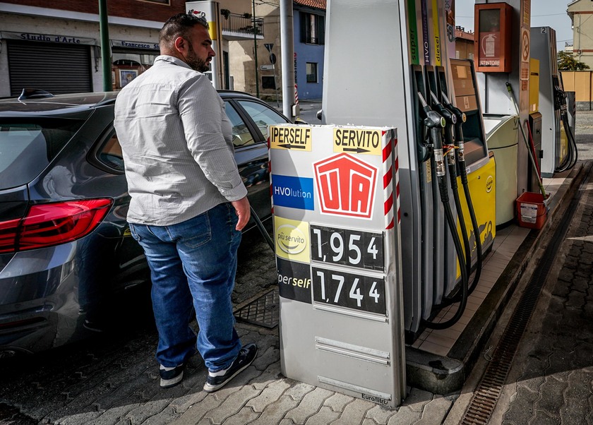 ++ Benzina ai massimi da sei mesi, al self è a 1,911 euro ++ - RIPRODUZIONE RISERVATA