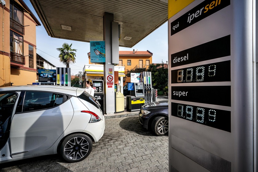 ++ Benzina ai massimi da sei mesi, al self è a 1,911 euro ++ - RIPRODUZIONE RISERVATA