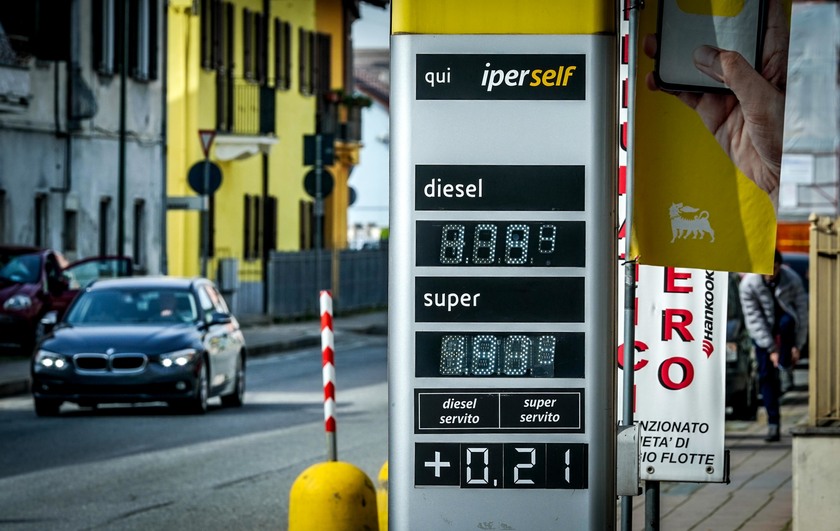 ++ Benzina ai massimi da sei mesi, al self è a 1,911 euro ++ - RIPRODUZIONE RISERVATA