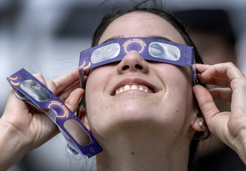 Partial solar eclipse in Florida - RIPRODUZIONE RISERVATA