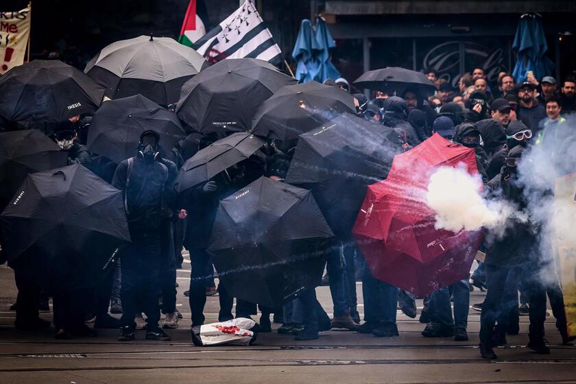 1 maggio: tensione e scontri al corteo di Parigi