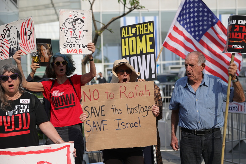 Protesters demand release of Israeli hostages held in Gaza as Blinken visits Tel Aviv