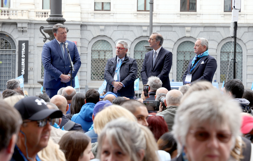 Uil porta 172 bare in piazza Scala contro morti sul lavoro