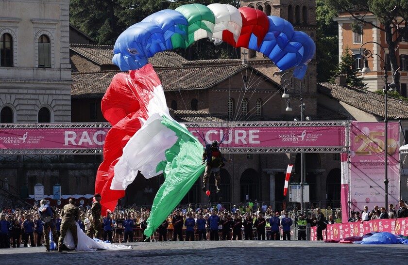 Applausi e cori per Mattarella alla Race for the Cure