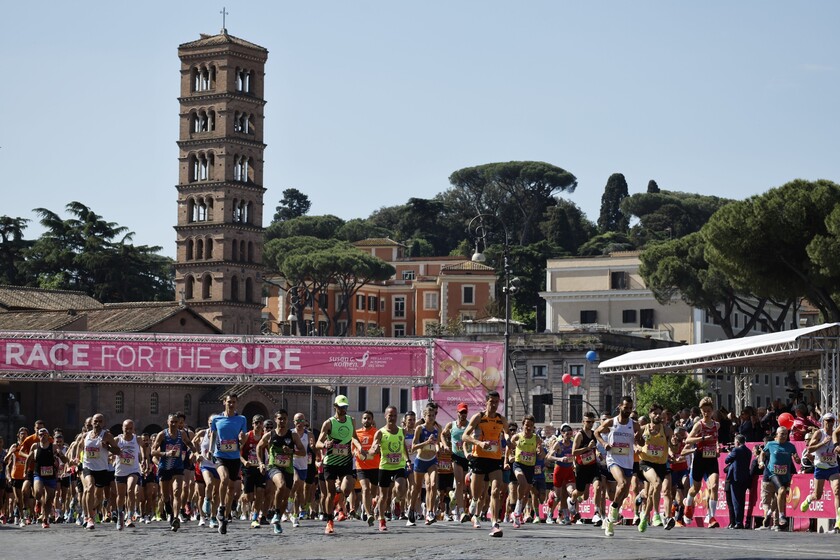 Applausi e cori per Mattarella alla Race for the Cure