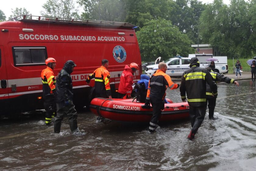 A Milano fiume Lambro a livelli moto alti per intensa pioggia