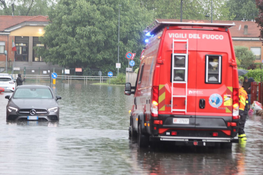 A Milano fiume Lambro a livelli moto alti per intensa pioggia