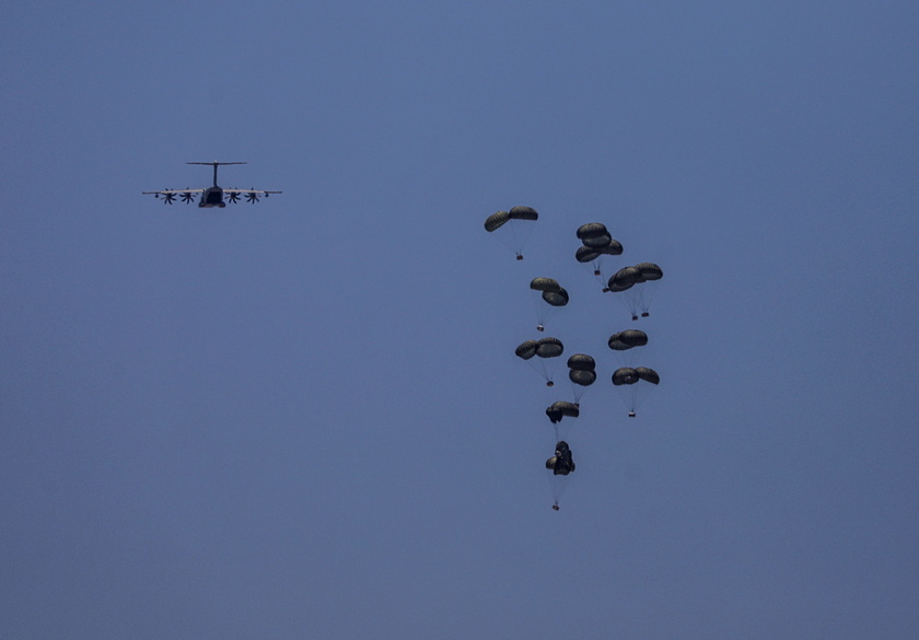 Humanitarian aid airdropped over southern city of Khan Younis