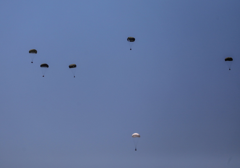 Humanitarian aid airdropped over southern city of Khan Younis