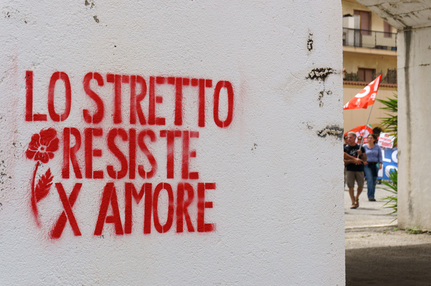 In migliaia a manifestazione No Ponte a Villa San Giovanni