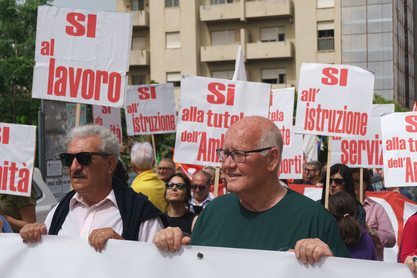 In migliaia a manifestazione No Ponte a Villa San Giovanni