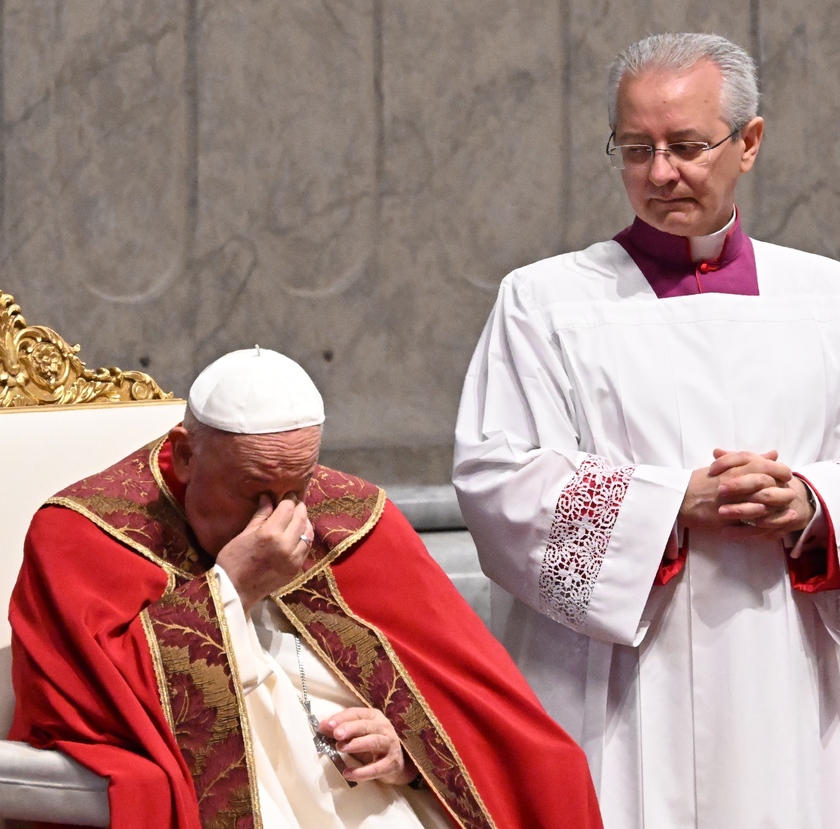 Il Papa nella Basilica di S.Pietro per la messa di Pentecoste