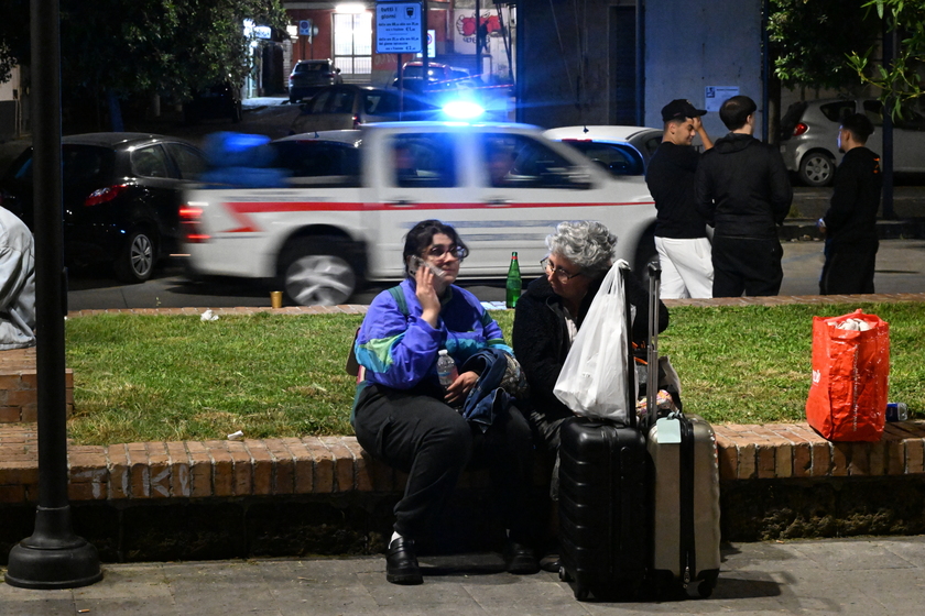 Campi Flegrei: notte in strada, in tanti rientrano a casa