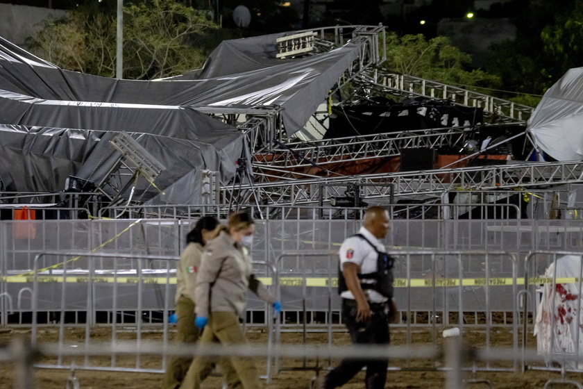 At least 9 dead and 50 injured after stage collapsed at Mexico opposition campaign rally