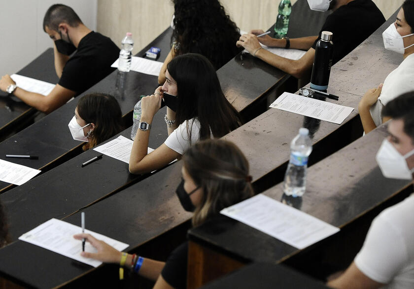 Test medicina: a Sapienza ragazze piÃû del doppio dei maschi