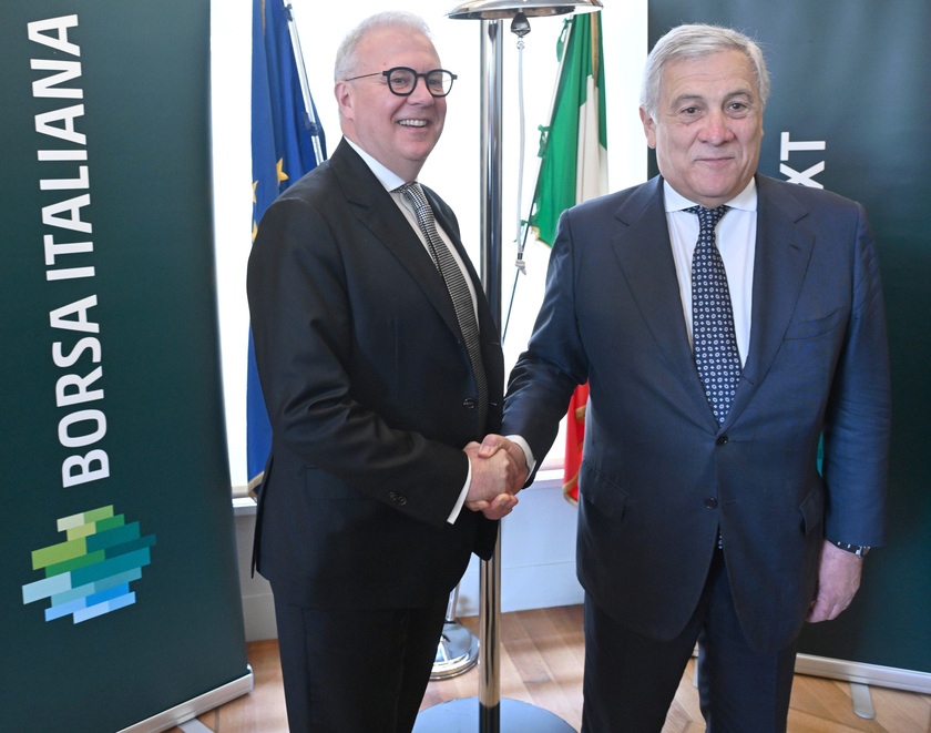 Tajani incontra i vertici di Borsa,'servono più quotate'