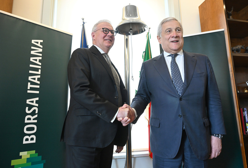 Tajani incontra i vertici di Borsa,'servono più quotate'