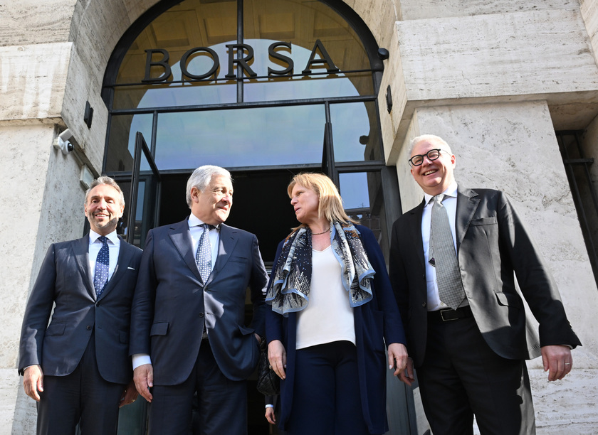 Tajani incontra i vertici di Borsa,'servono più quotate'