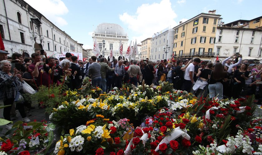 Piazza Loggia: Mattarella, familiari decisivi per le inchieste