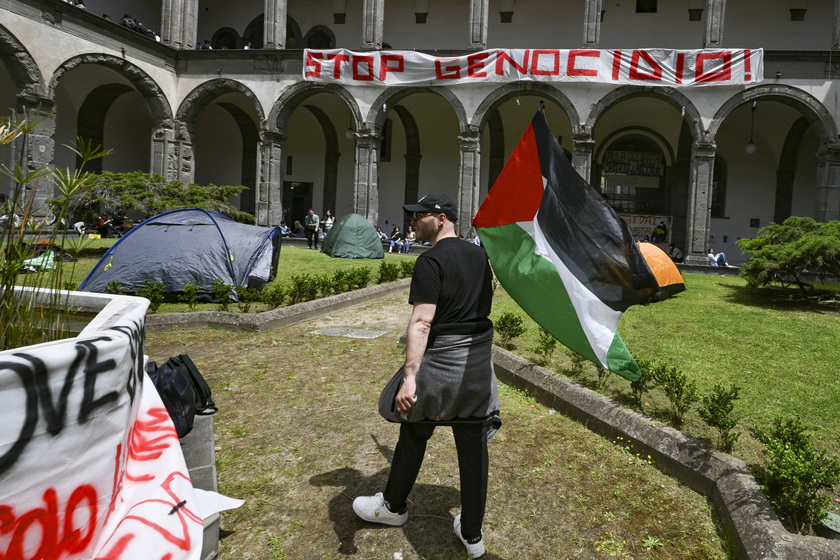 Anche gli studenti della Federico II in tenda per la Palestina