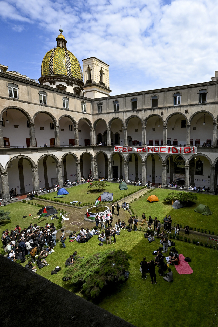 Anche gli studenti della Federico II in tenda per la Palestina