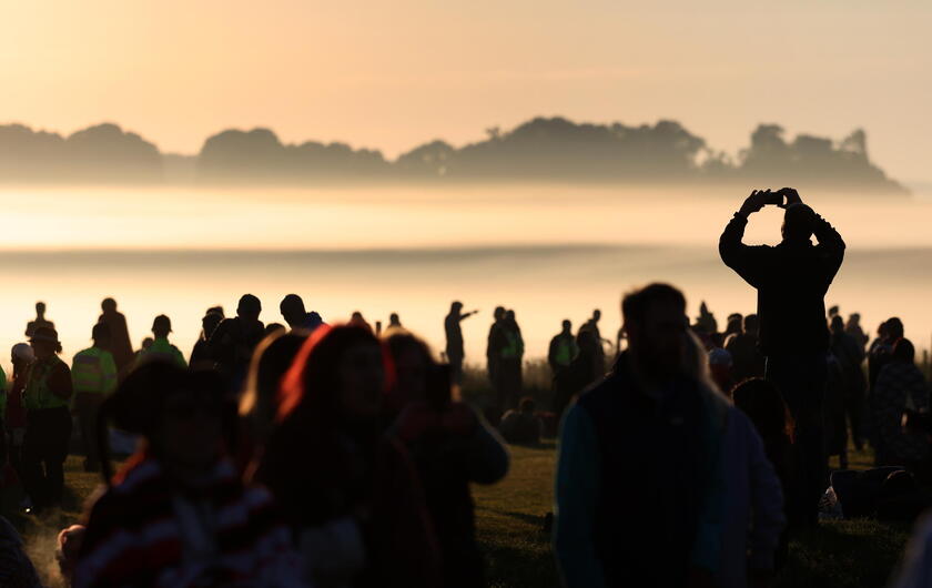 In 15mila festeggiano il solstizio d'estate a Stonehenge