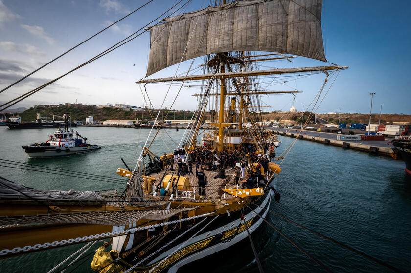 L'Amerigo Vespucci ha lasciato il Messico