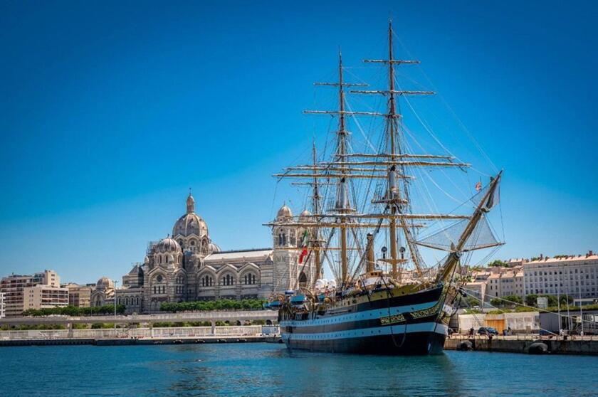 L'Amerigo Vespucci ha lasciato il Messico