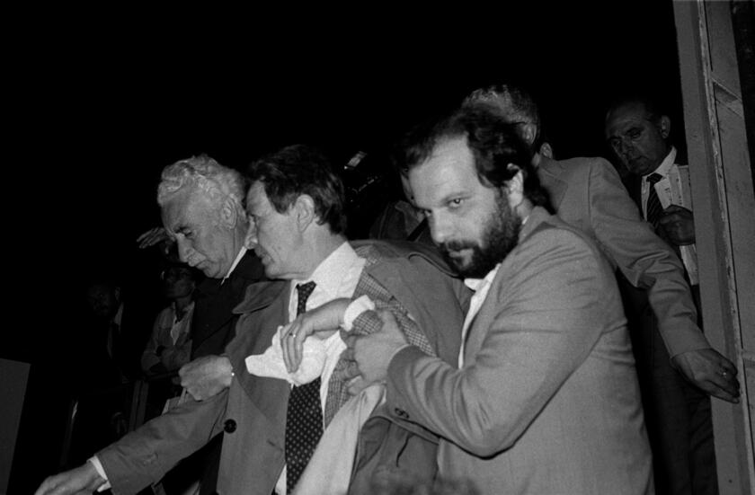 Berlinguer durante il suo ultimo comizio, portato via dopo essersi sentito male ANSA/ANDREA MEROLA