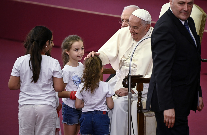 Pope Francis' meets the Choirs