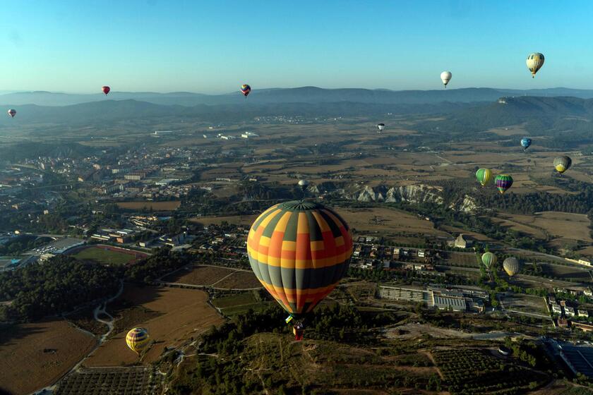 In Spagna l'European Balloon Festival, il paradiso delle mongolfiere