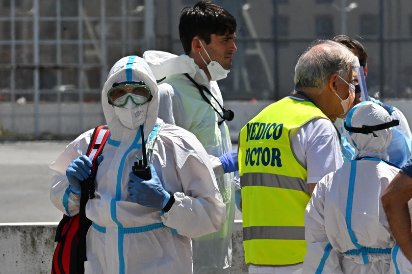 Sea Eye 4 arrives in Genoa with more than 170 migrants rescued at sea