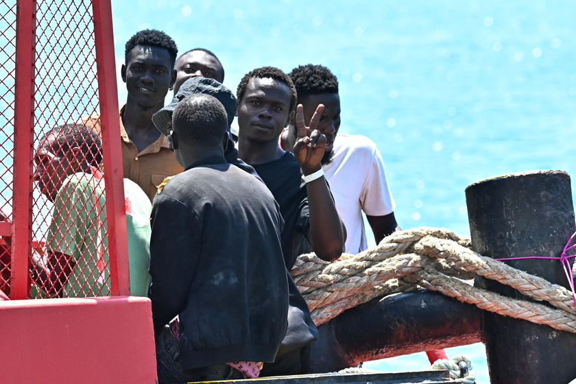 Sea Eye 4 arrives in Genoa with more than 170 migrants rescued at sea