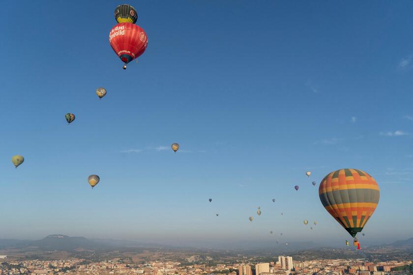 In Spagna l'European Balloon Festival, il paradiso delle mongolfiere