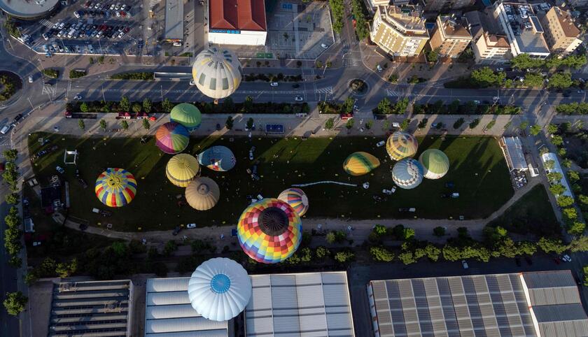 In Spagna l'European Balloon Festival, il paradiso delle mongolfiere