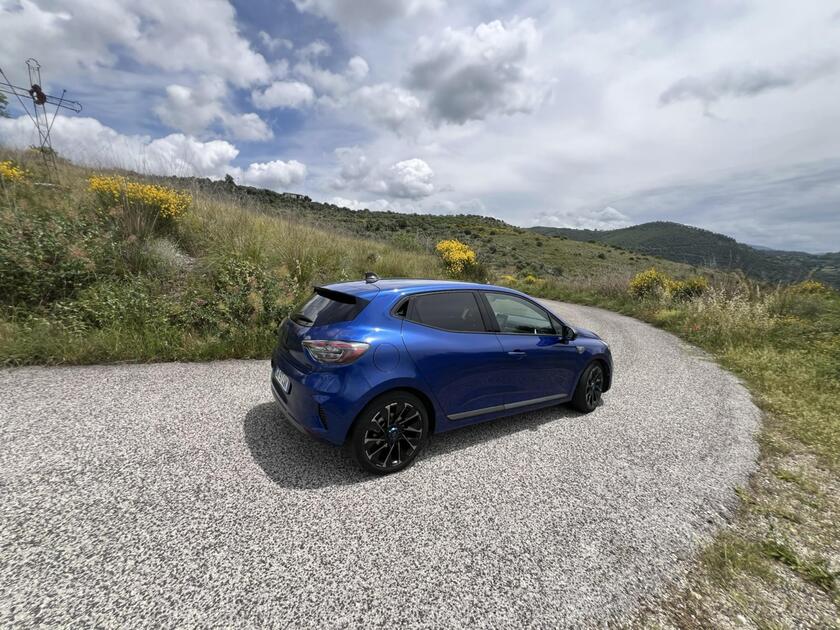 Renault Clio E-Tech: ibrida dall’accento sportivo