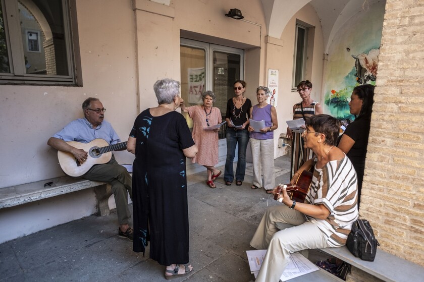 Le voci oltre le mura delle Donne in cammino