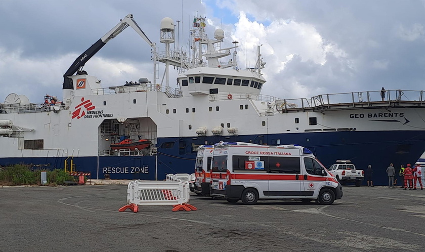 Geo Barents ship arrives in Ancona with 34 rescued migrants onboard