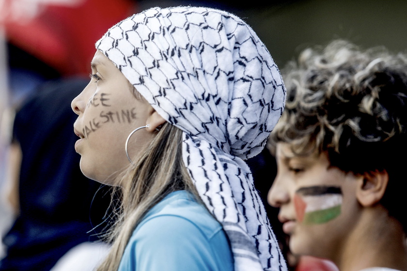 Demonstration in support of Palestinian people in Milan 